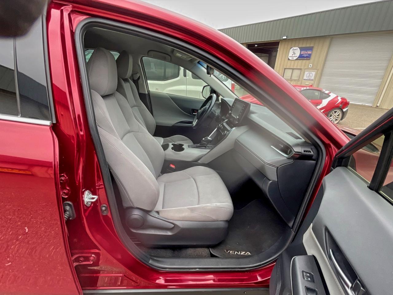 2021 Toyota Venza Le - Фото 5