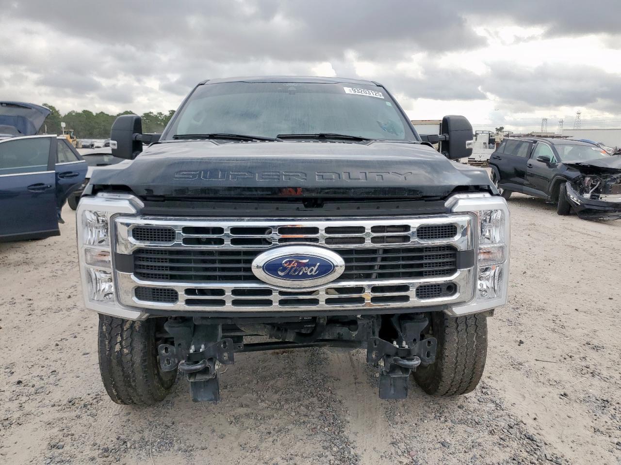 2024 Ford F250 Super Duty - Image 5