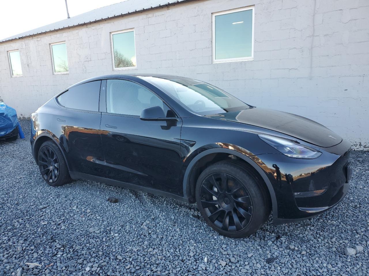 2023 Tesla Model Y - Image 4