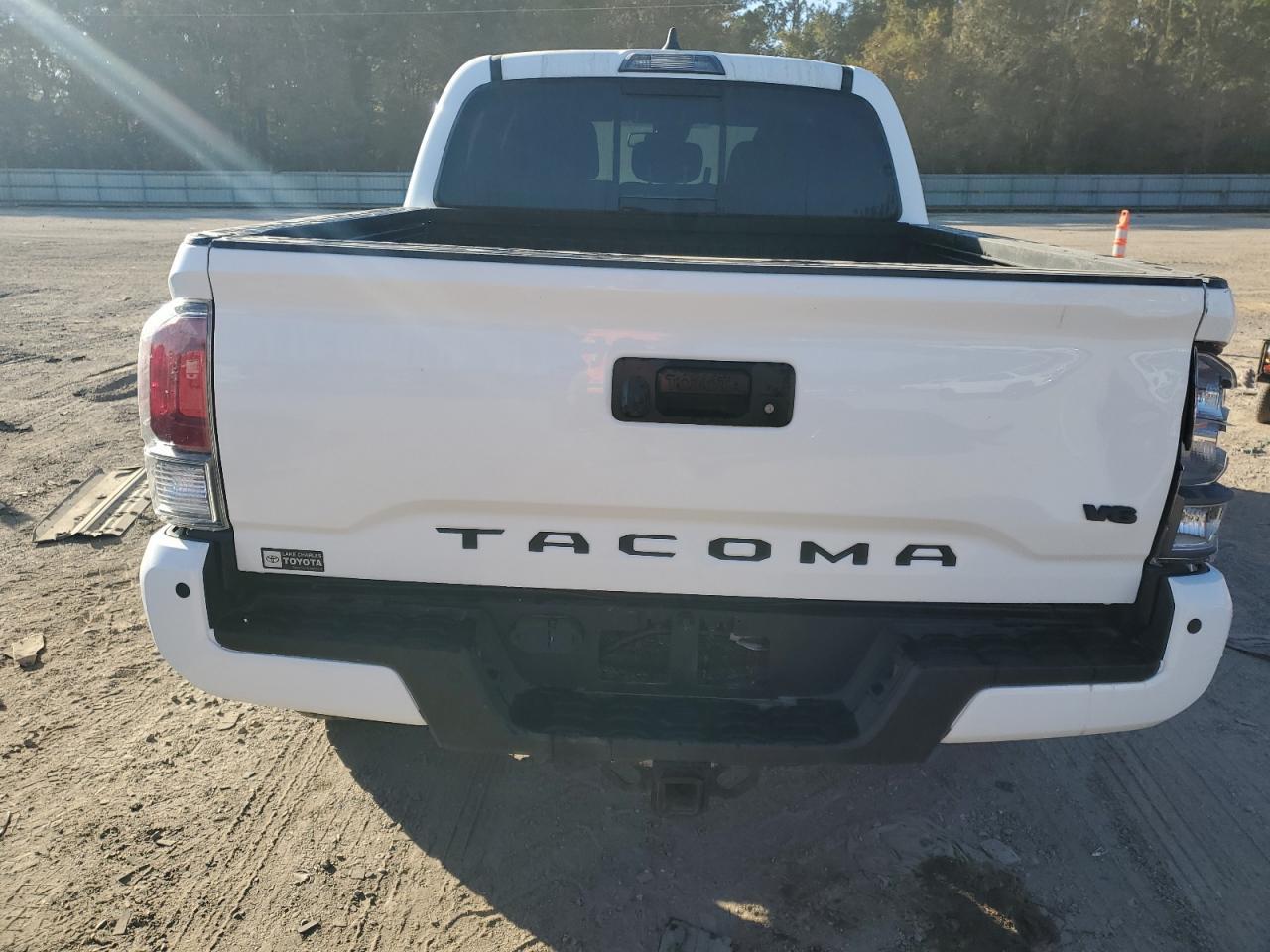 2023 Toyota Tacoma Double Cab - Image 6