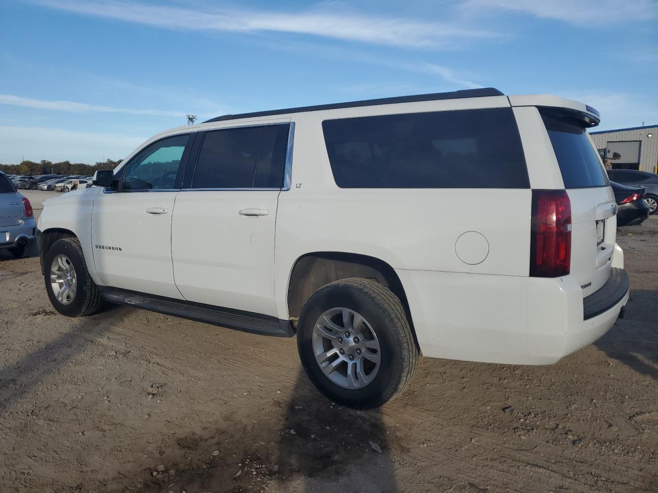 2017 Chevrolet Suburban C1500 Lt - Фото 2