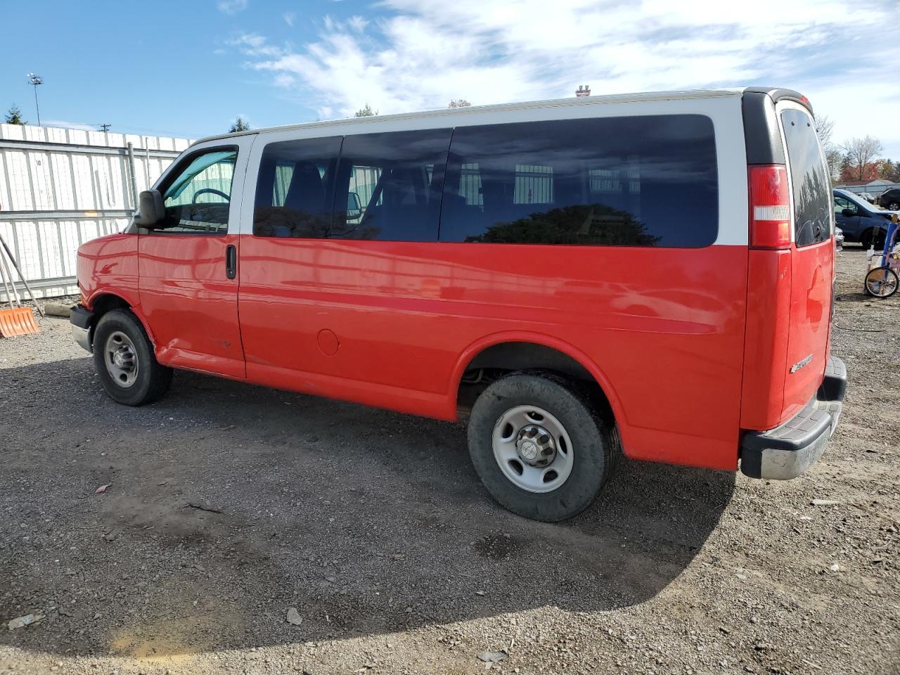 2017 Chevrolet Express G2500 Lt - Фото 2