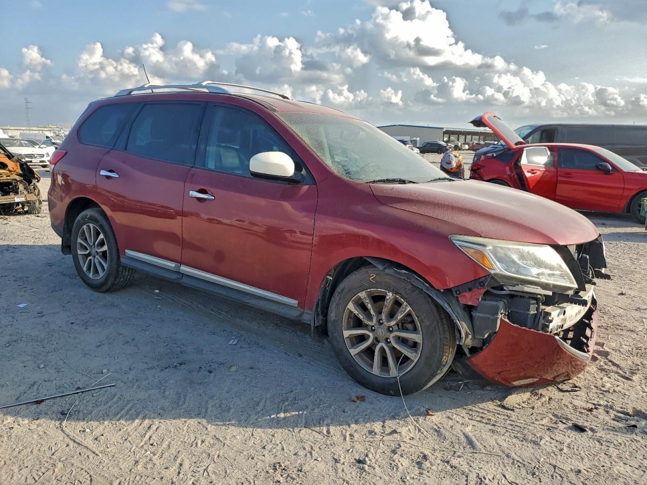 2015 Nissan Pathfinder S - Фото 4