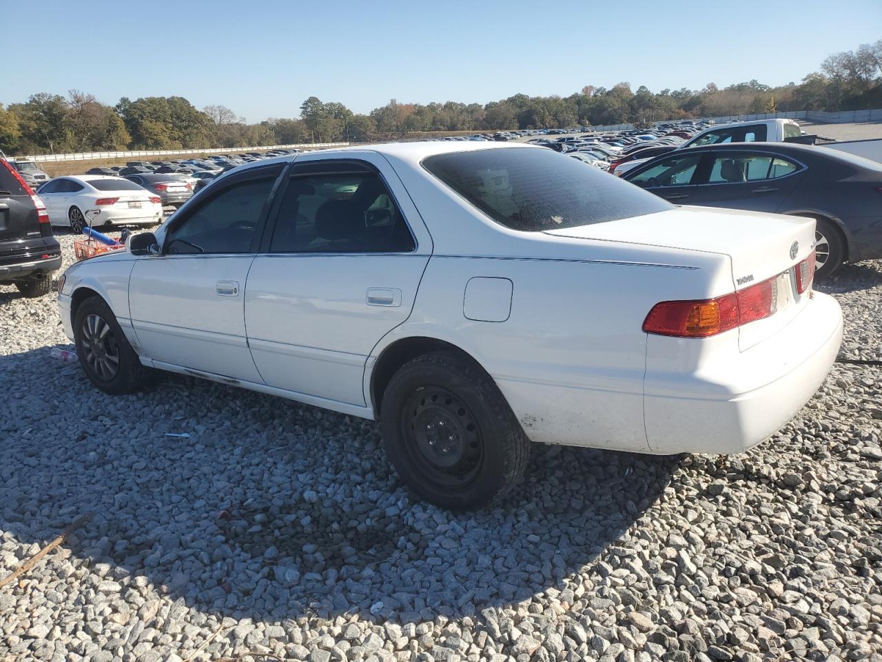2001 Toyota Camry Ce - Фото 2