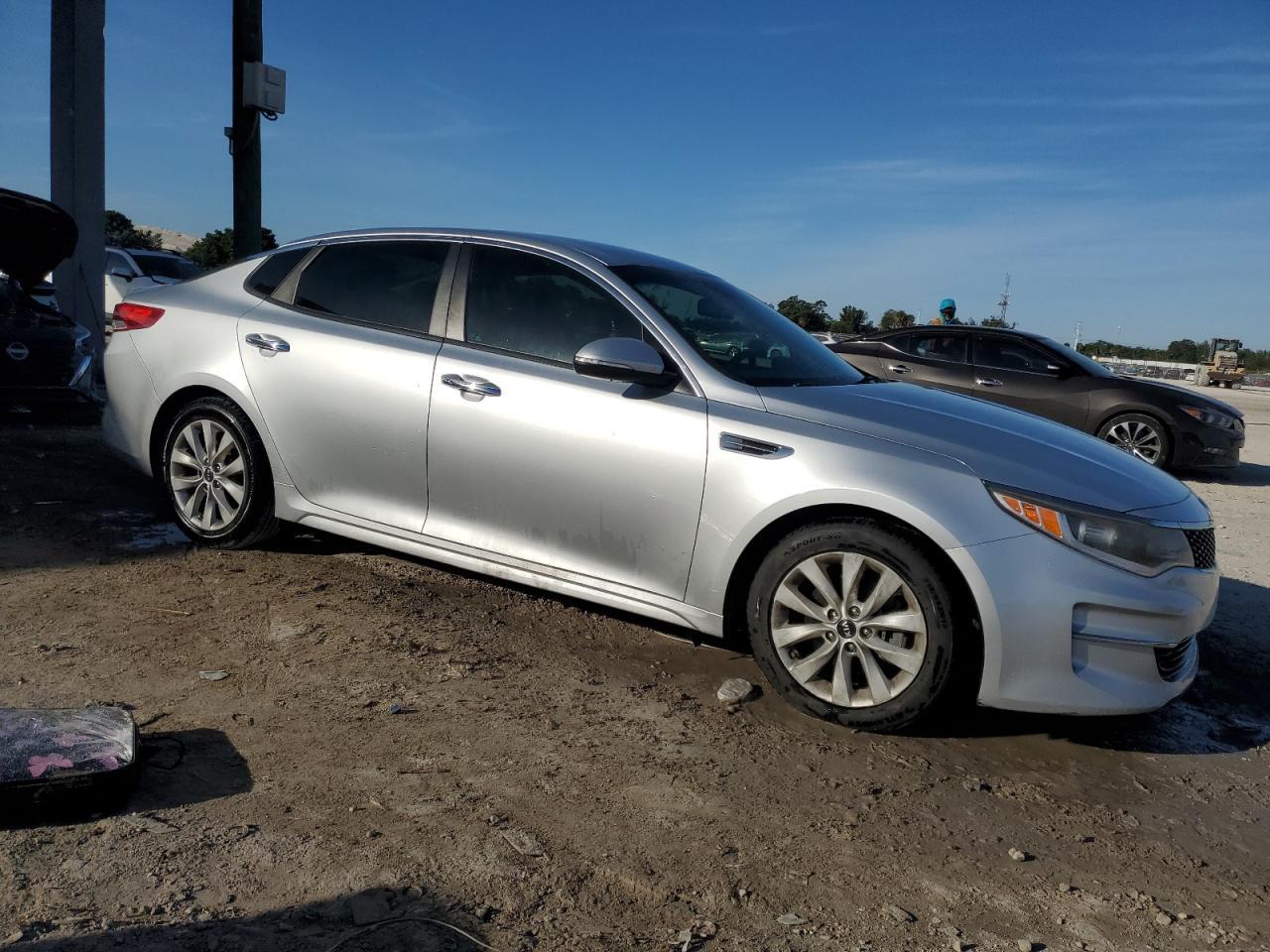 2017 Kia Optima Lx - Фото 4