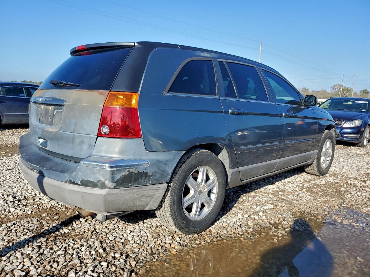 2005 Chrysler Pacifica Touring - Image 3