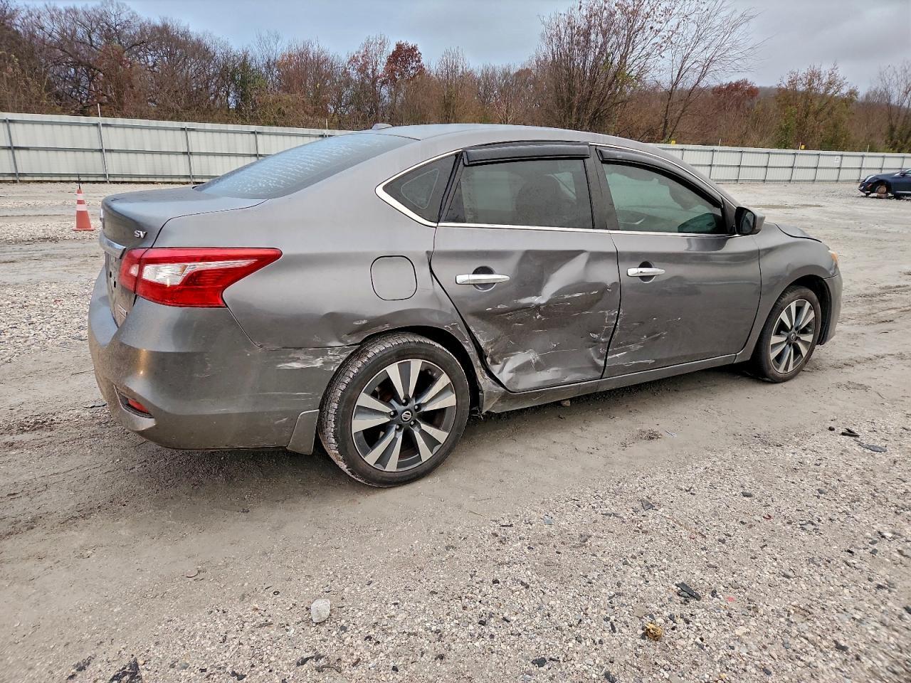 2019 Nissan Sentra S - Фото 3