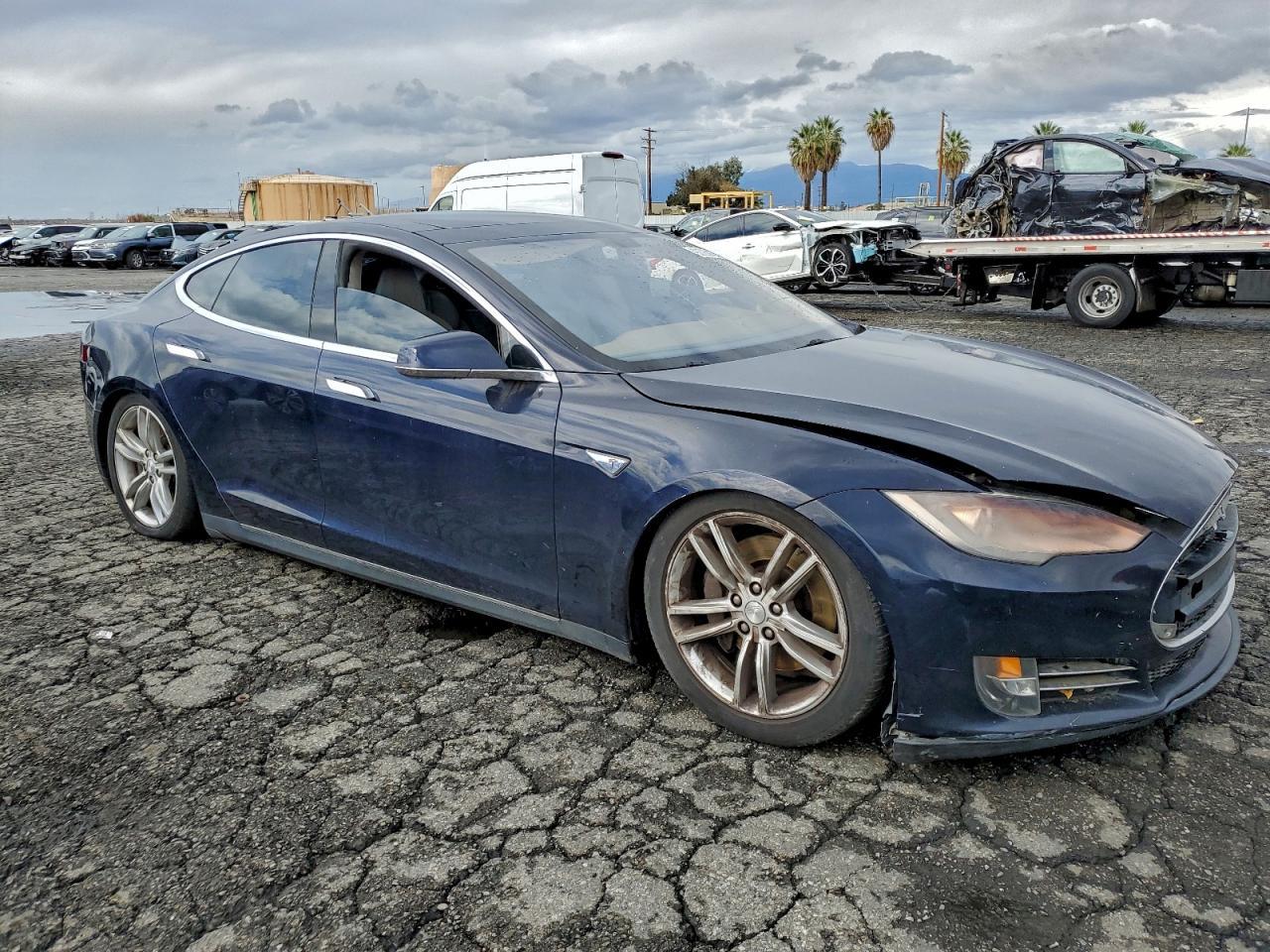 2013 Tesla Model S - Фото 4