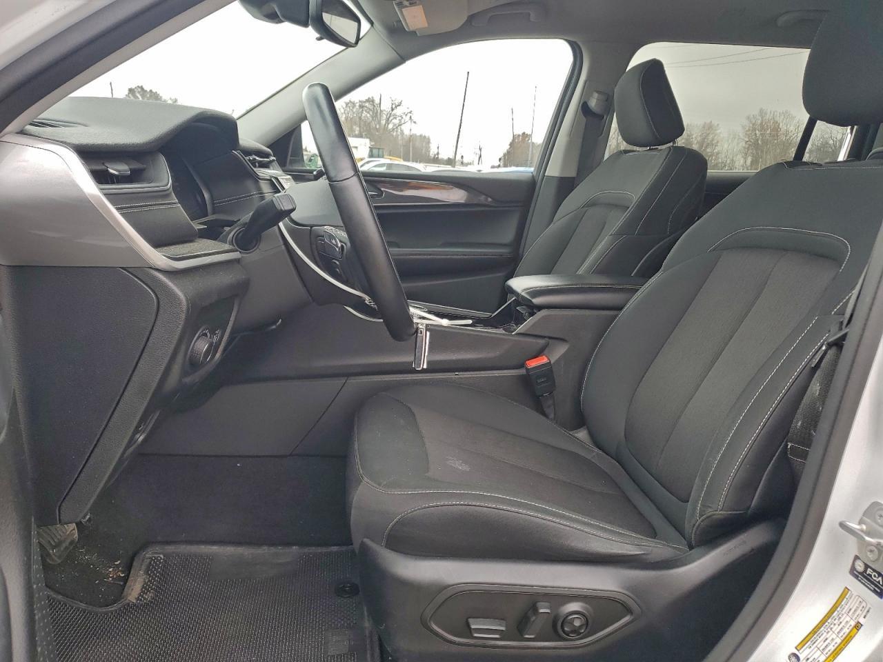 2021 Jeep Grand Cherokee L Laredo - Фото 7