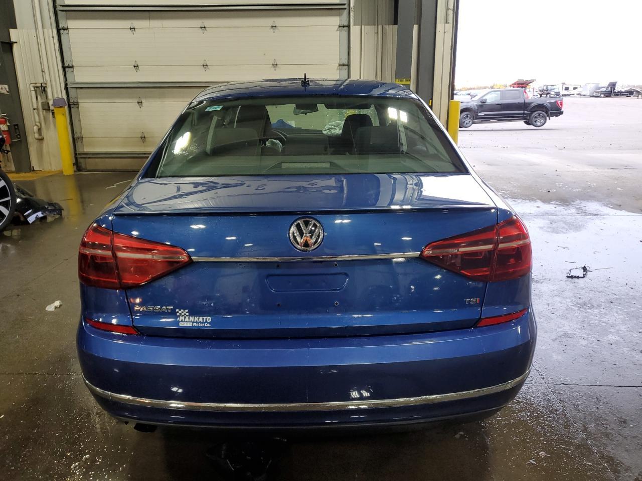 2017 Volkswagen Passat S - Фото 6