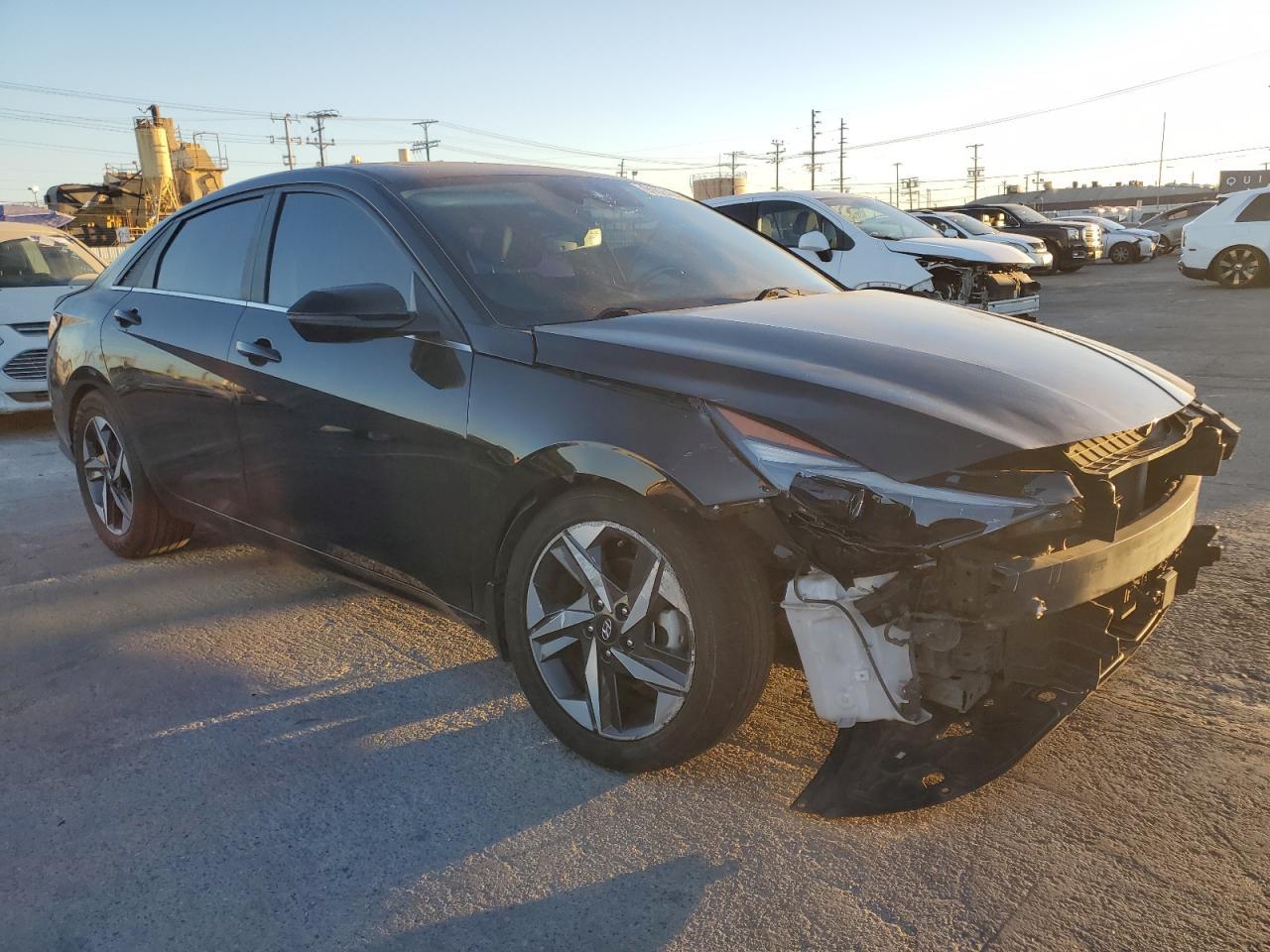 2022 Hyundai Elantra Limited - Image 4