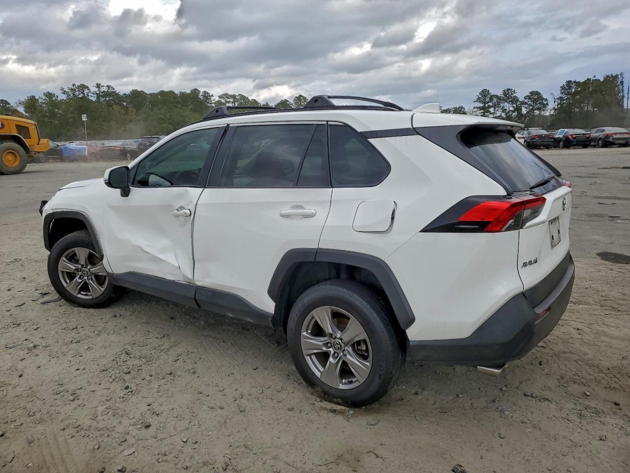 2022 Toyota Rav4 Xle - Image 2