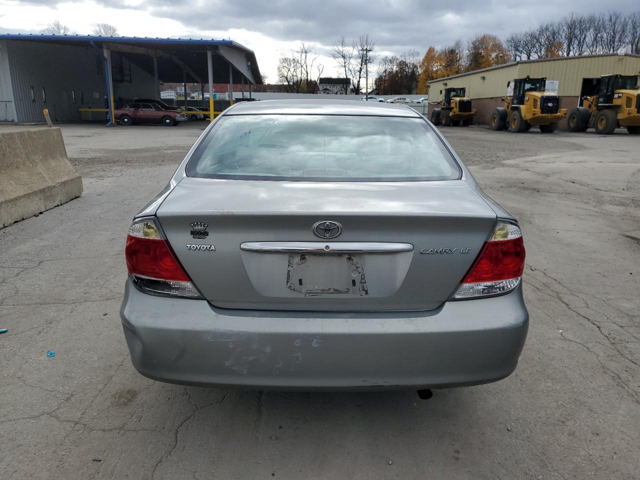 2005 Toyota Camry Le - Фото 6