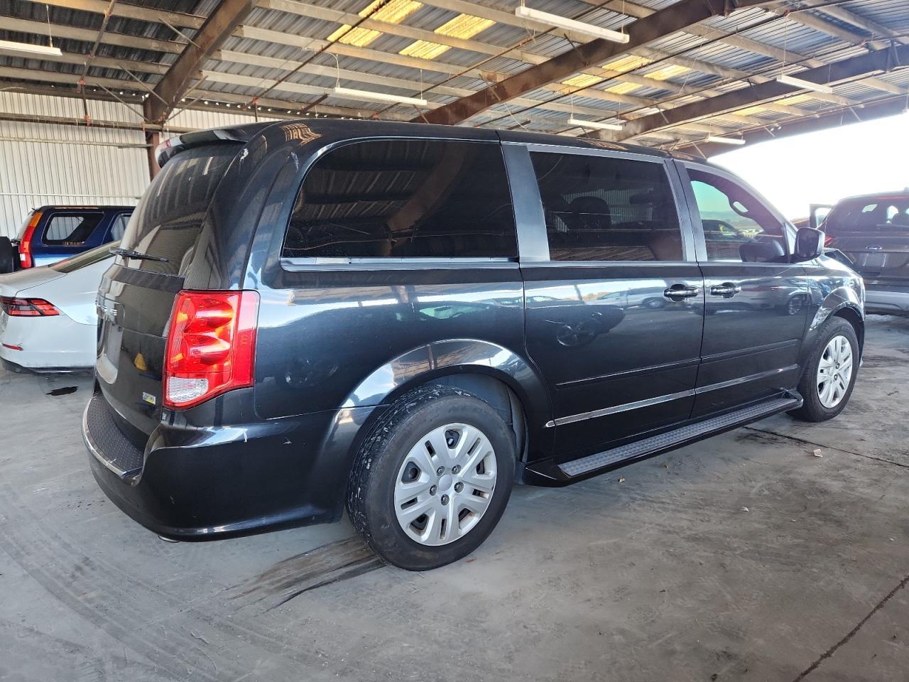 2016 Dodge Grand Caravan Se - Image 3