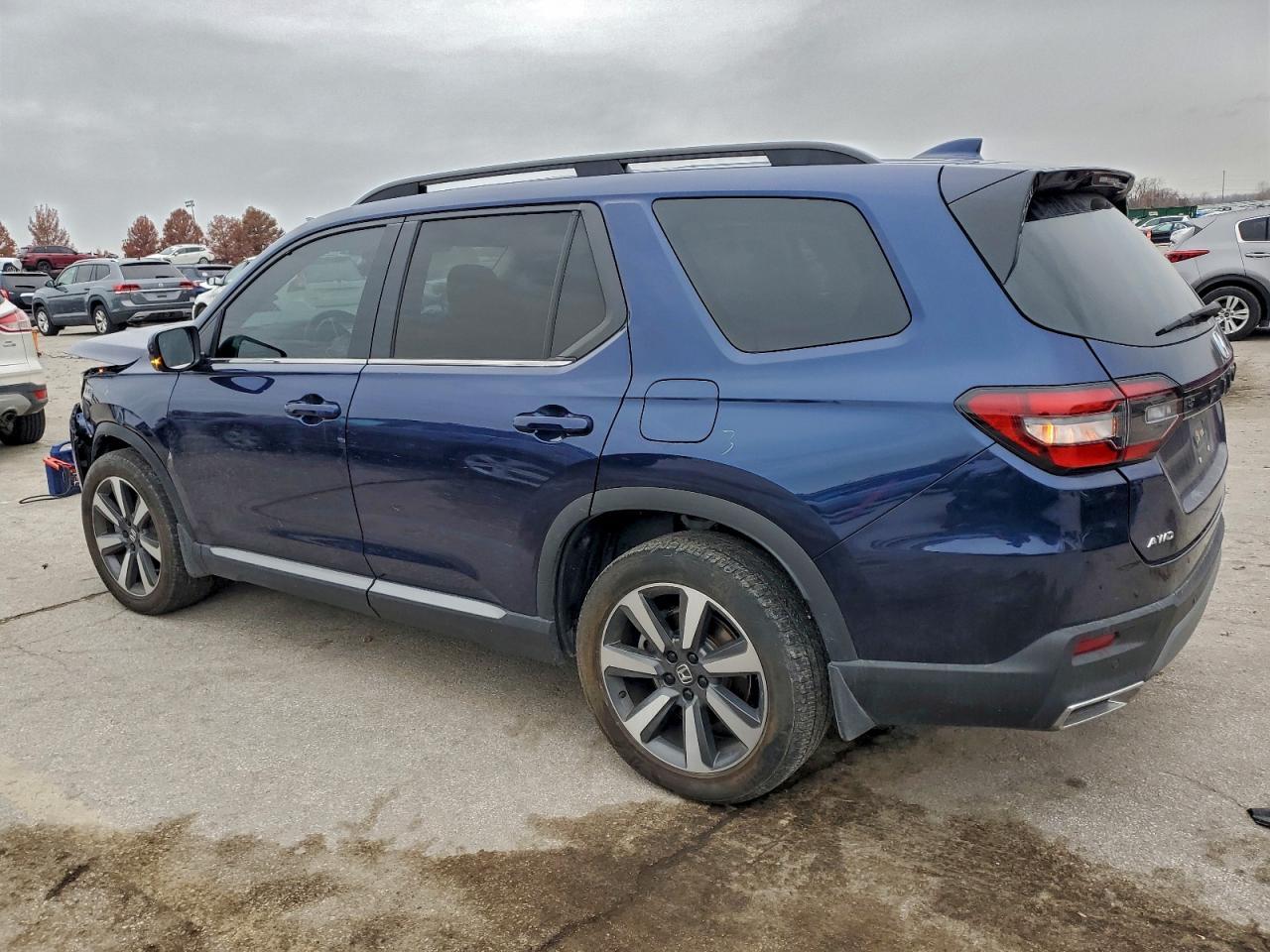 2023 Honda Pilot Touring - Фото 2