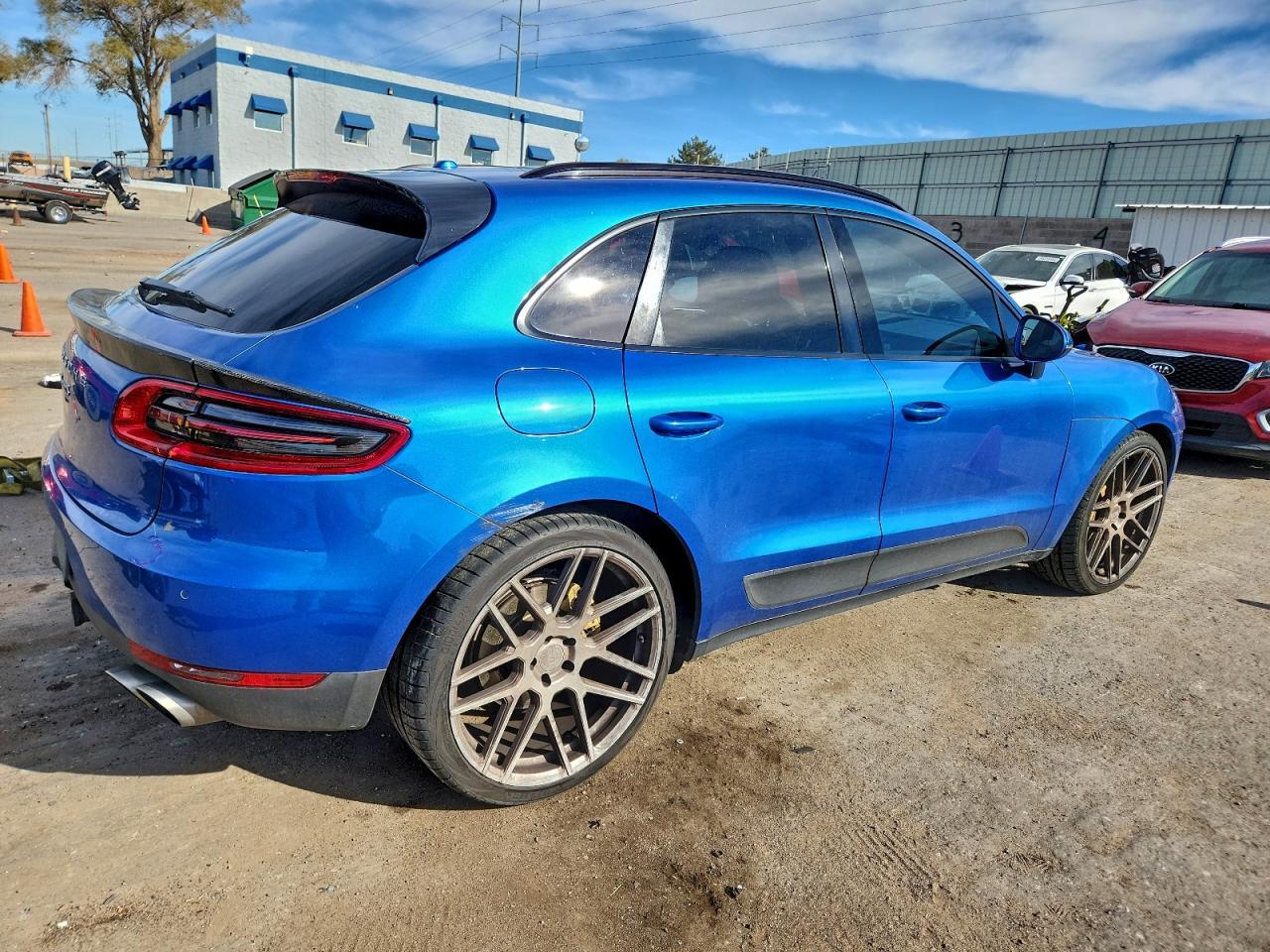 2015 Porsche Macan S - Image 3