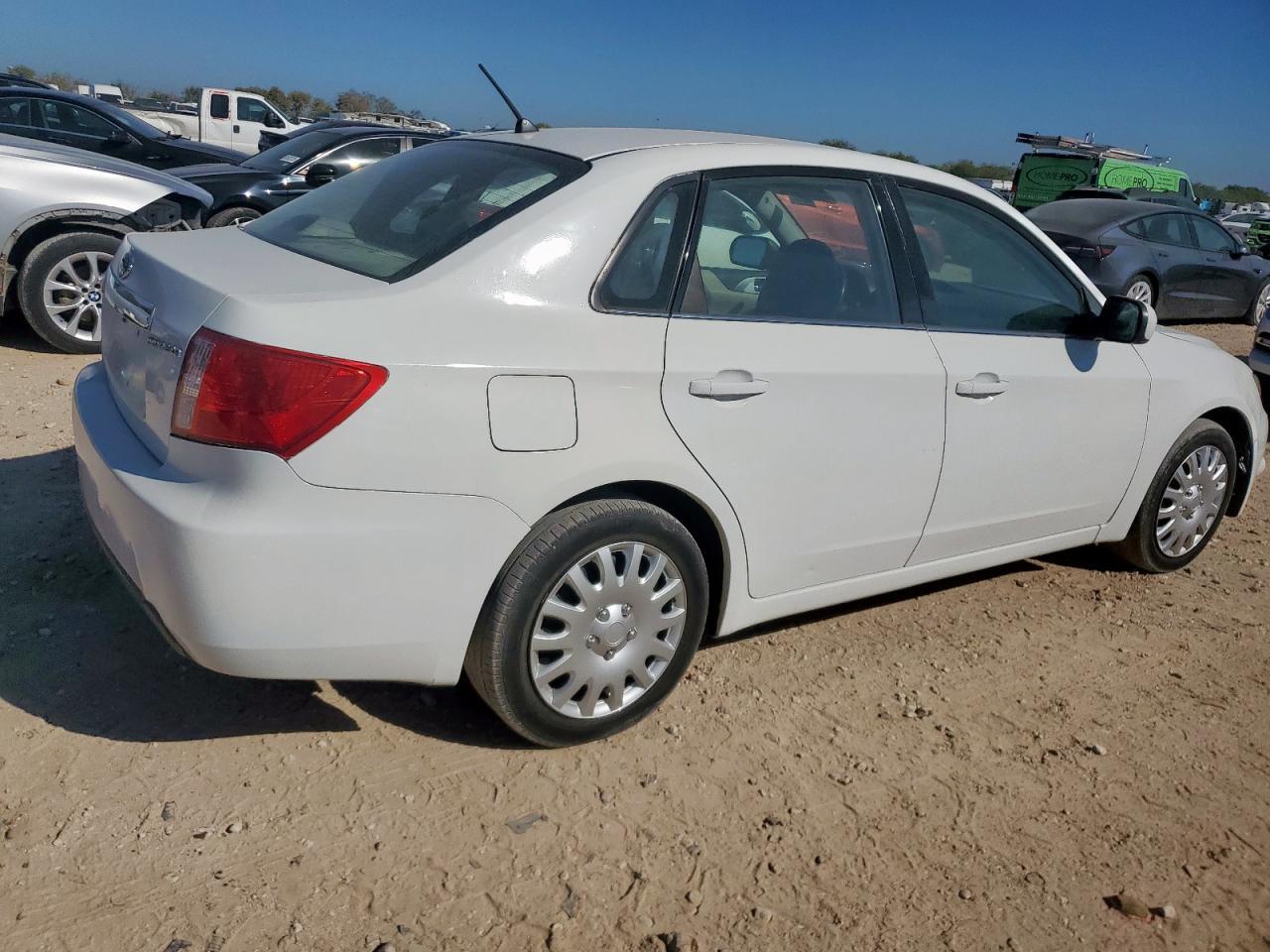 2011 Subaru Impreza 2.5I - Фото 3