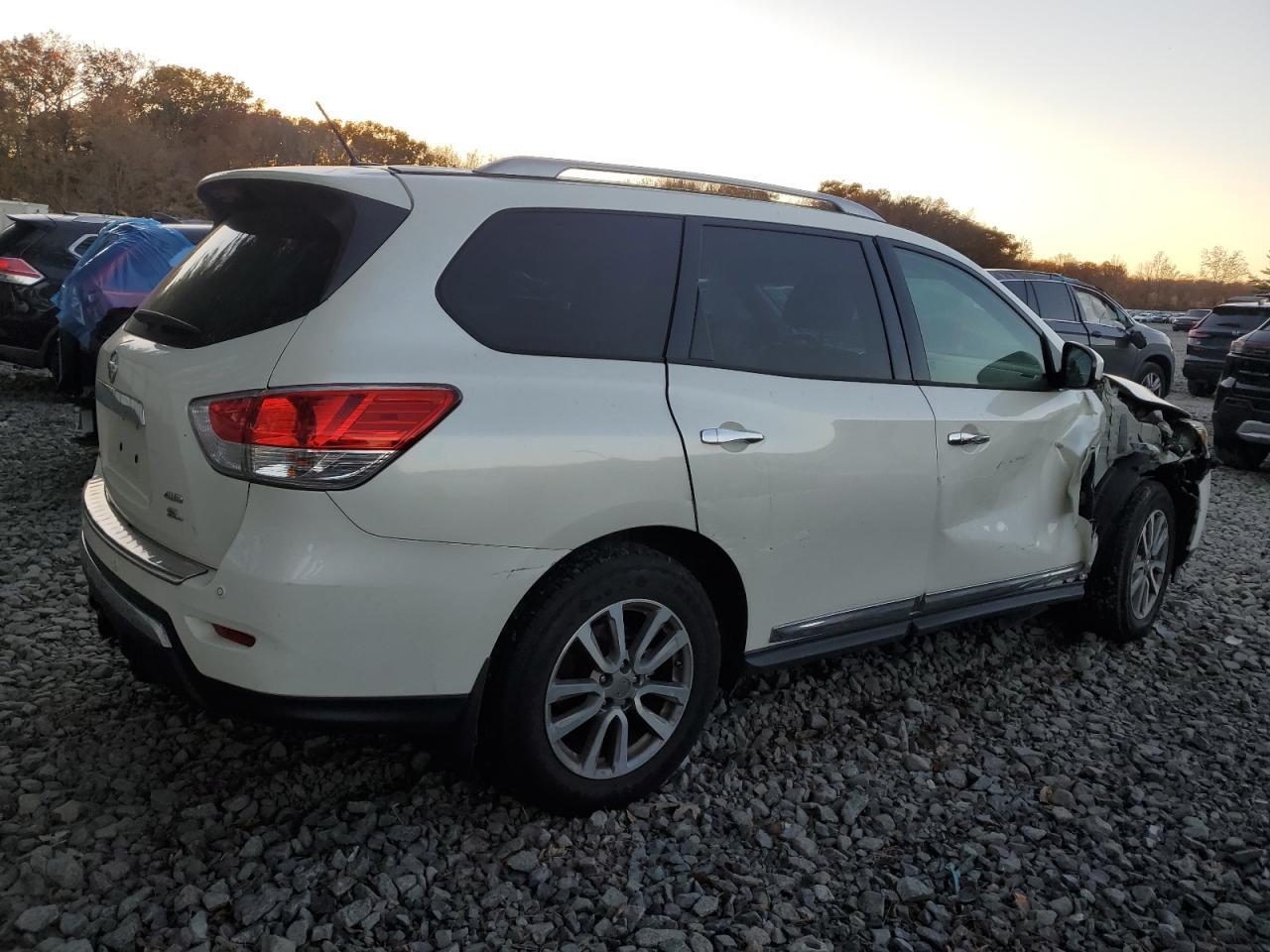 2016 Nissan Pathfinder S - Фото 3