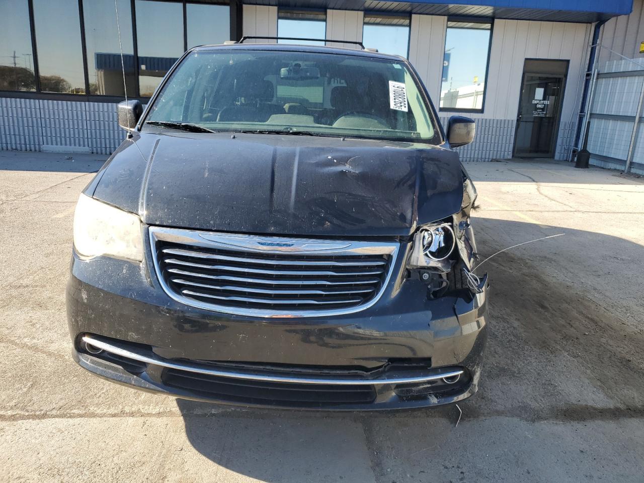 2014 Chrysler Town & Country Touring - Фото 5