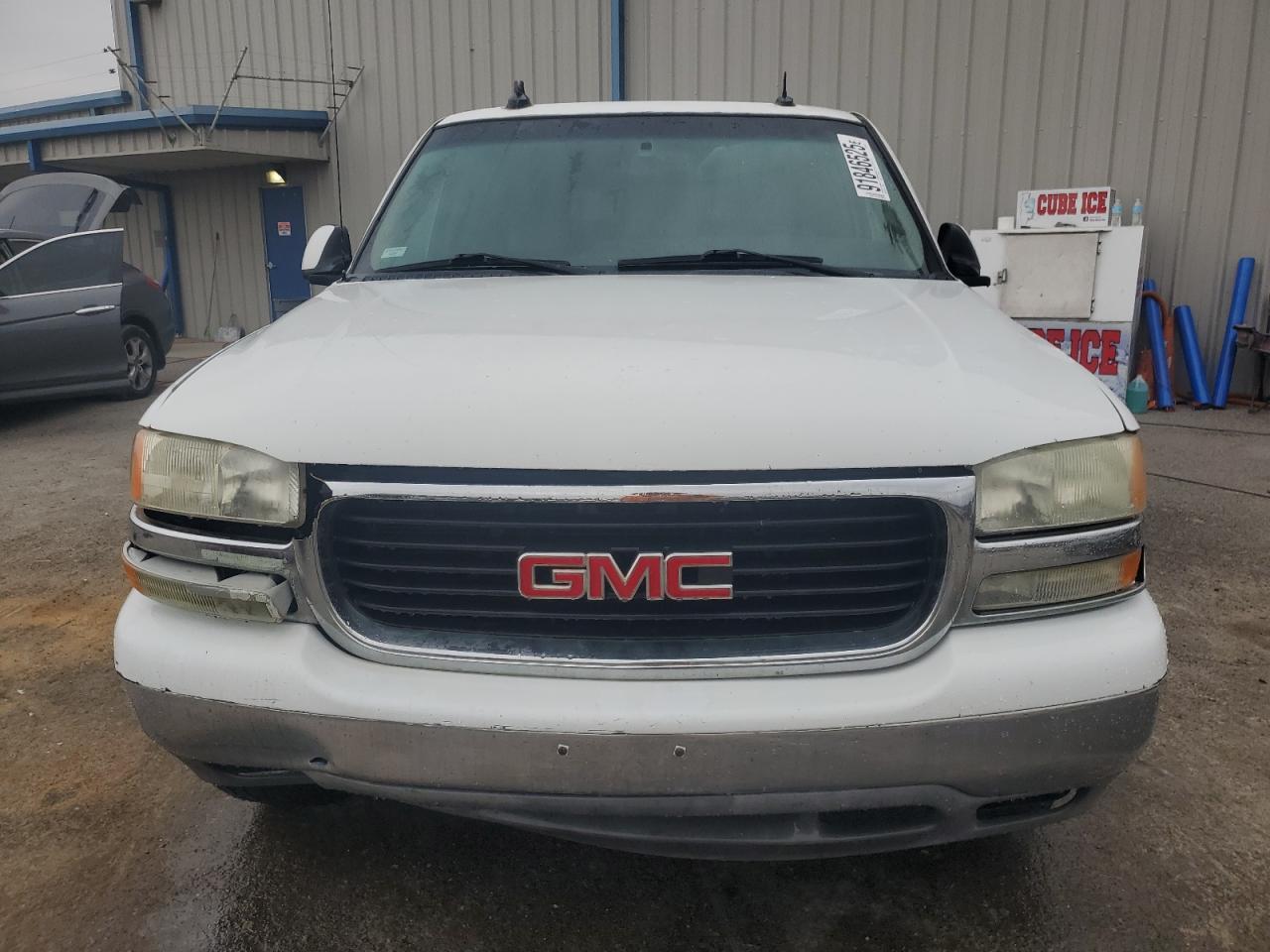 2003 GMC Yukon Xl C1500 - Фото 5