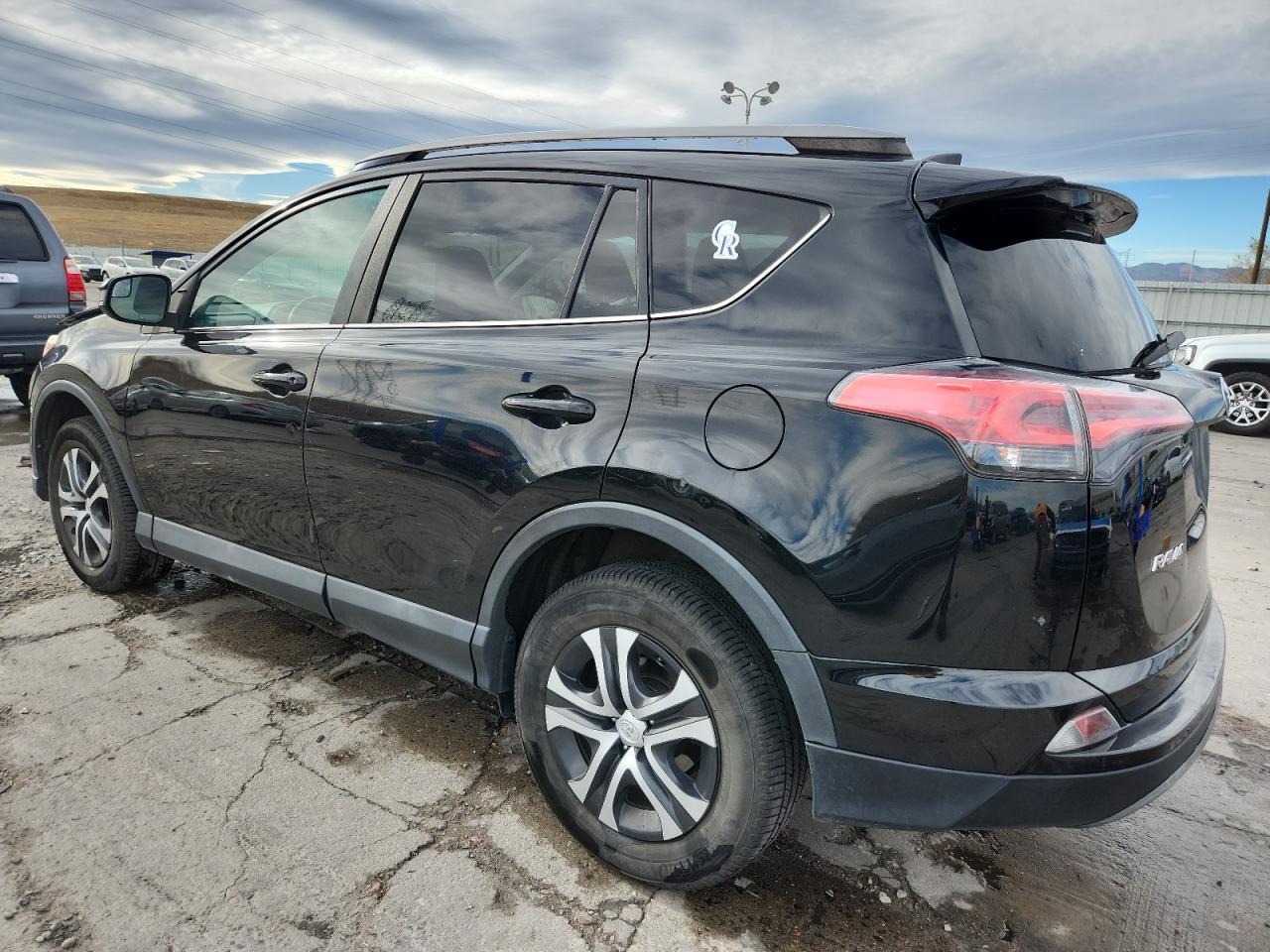 2018 Toyota Rav4 Le - Фото 2
