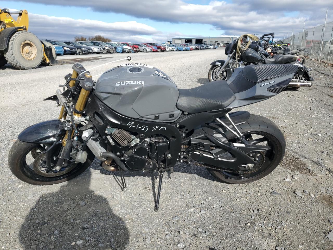 2025 Suzuki Gsx-R750 - Фото 3