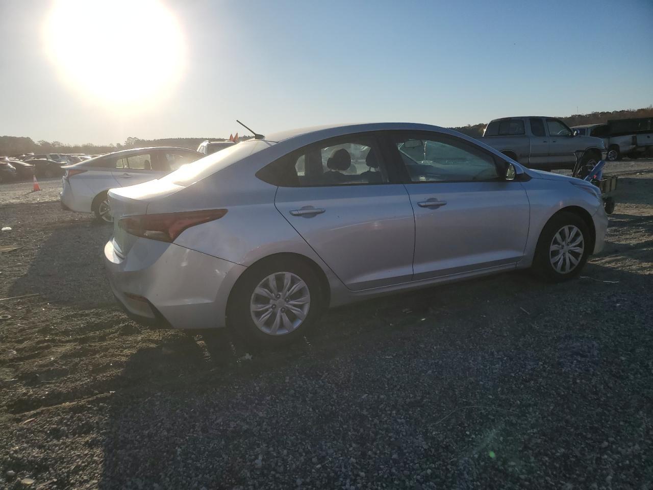 2019 Hyundai Accent Se - Фото 3