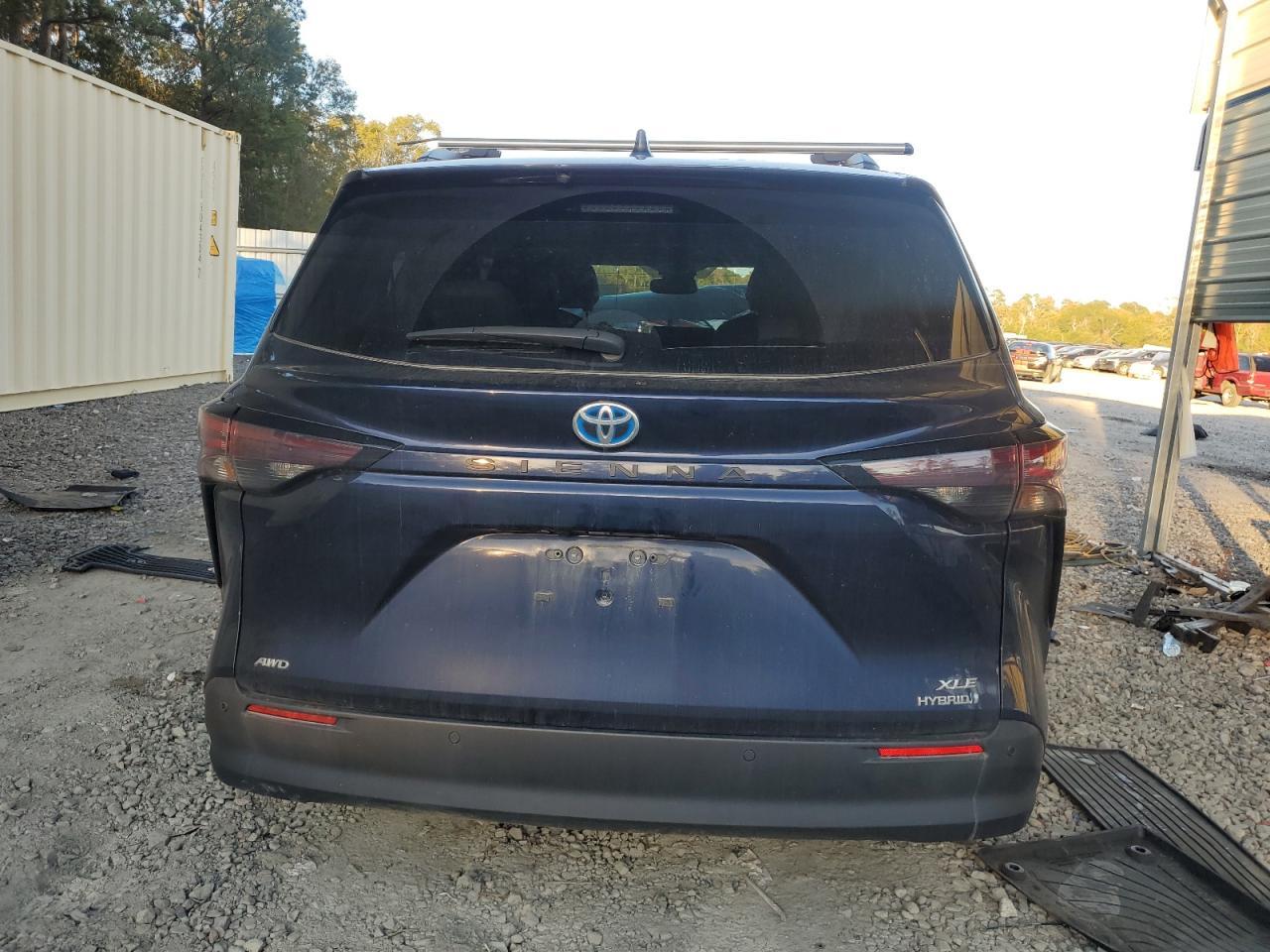 2024 Toyota Sienna Xle 7-Passenger - Image 6
