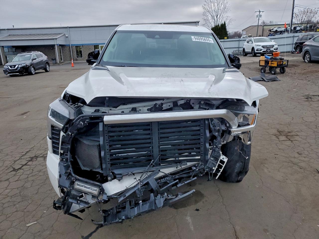 2023 Toyota Tundra Crewmax Limited - Image 5