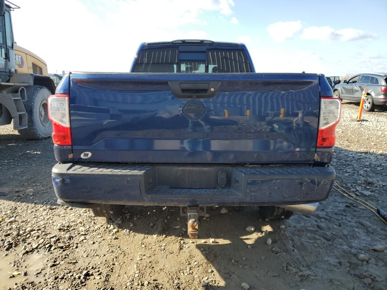 2017 Nissan Titan Xd Sl - Image 6