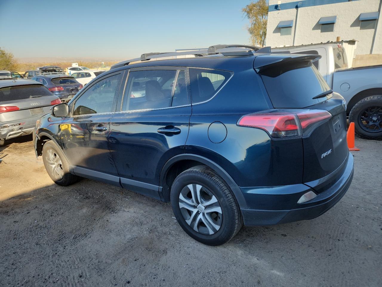 2018 Toyota Rav4 Le - Фото 2