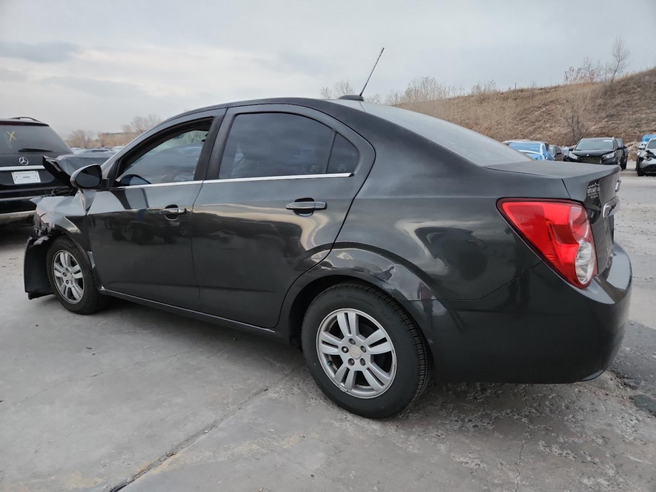 2016 Chevrolet Sonic Lt - Image 2
