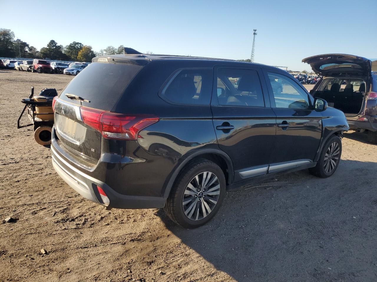 2020 Mitsubishi Outlander Se - Фото 3