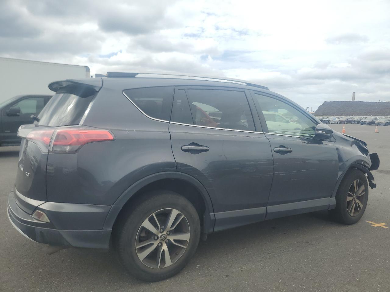 2016 Toyota Rav4 Xle - Image 3
