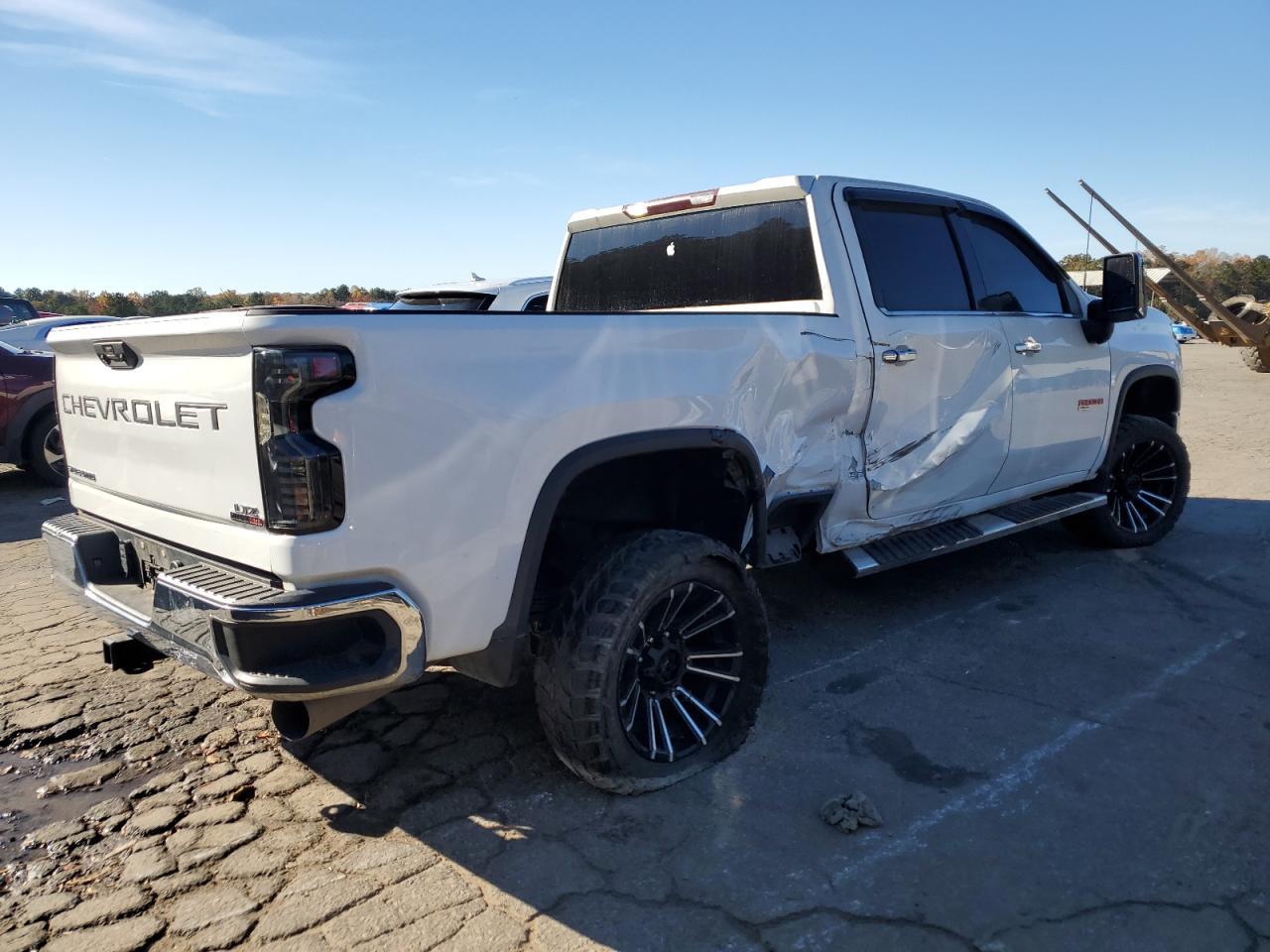 2022 Chevrolet Silverado C2500 Heavy Duty Ltz - Image 3