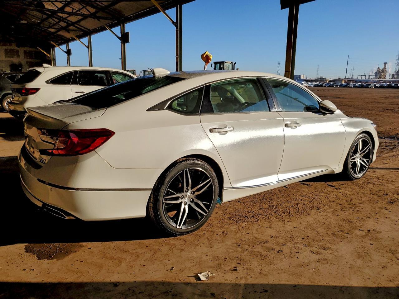 2022 Honda Accord Touring - Image 3