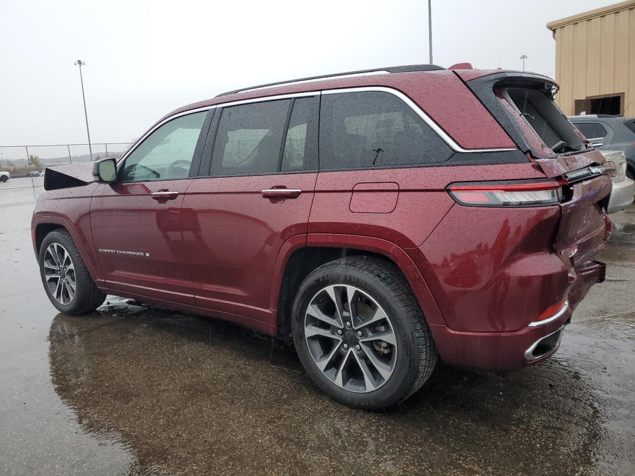2022 Jeep Grand Cherokee Overland - Фото 2