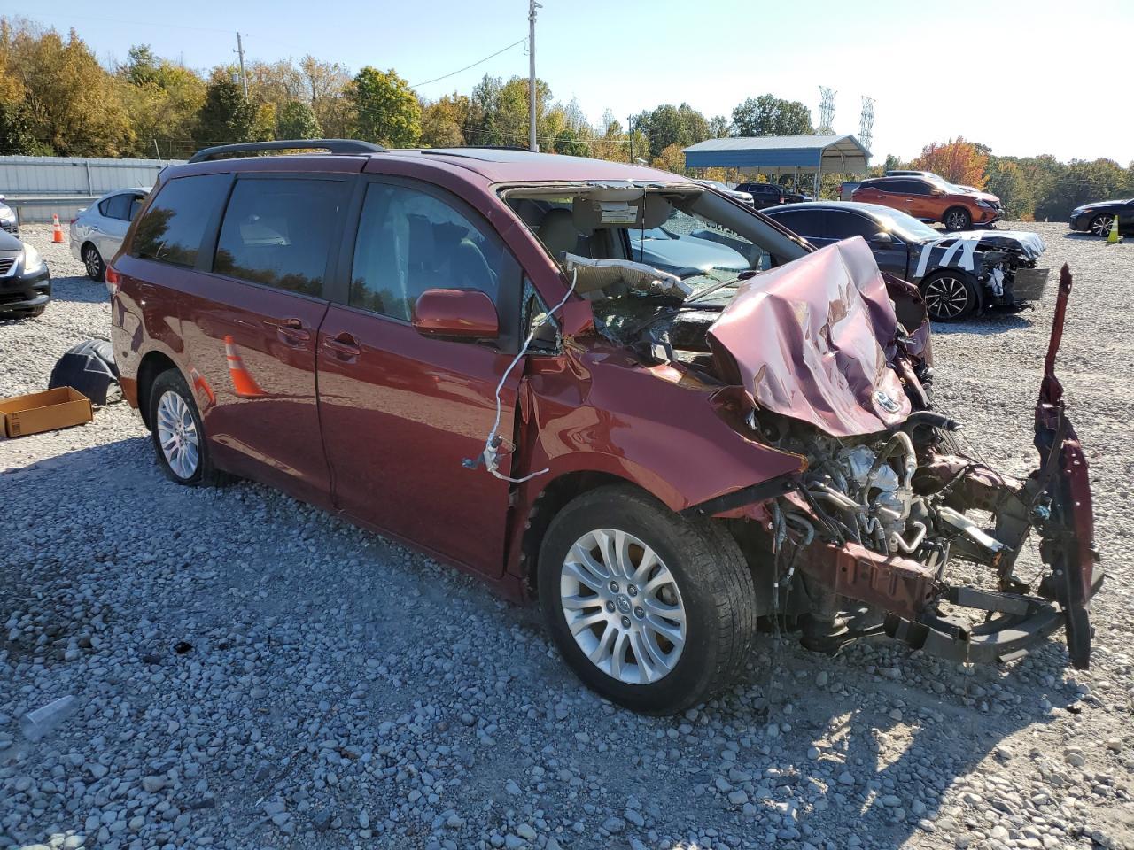 2013 Toyota Sienna Xle - Фото 4