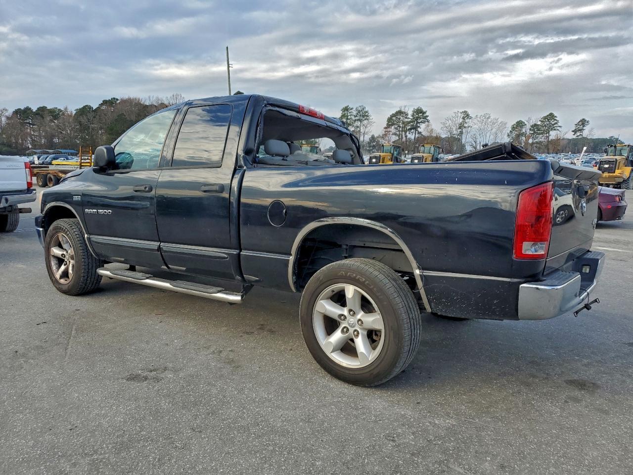 2006 Dodge Ram 1500 St - Фото 2