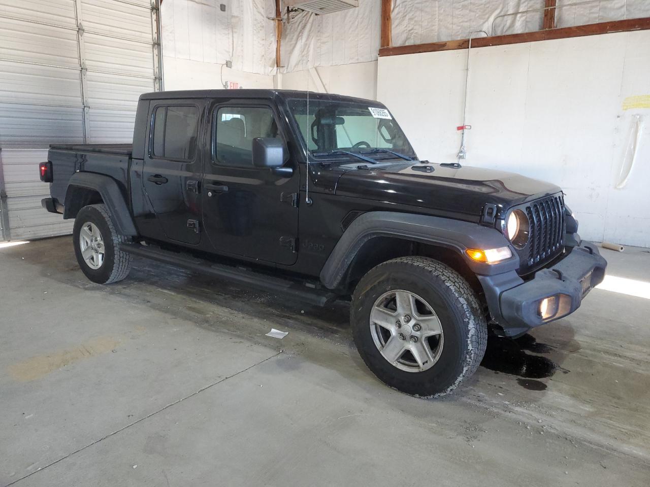2020 Jeep Gladiator Sport - Image 4