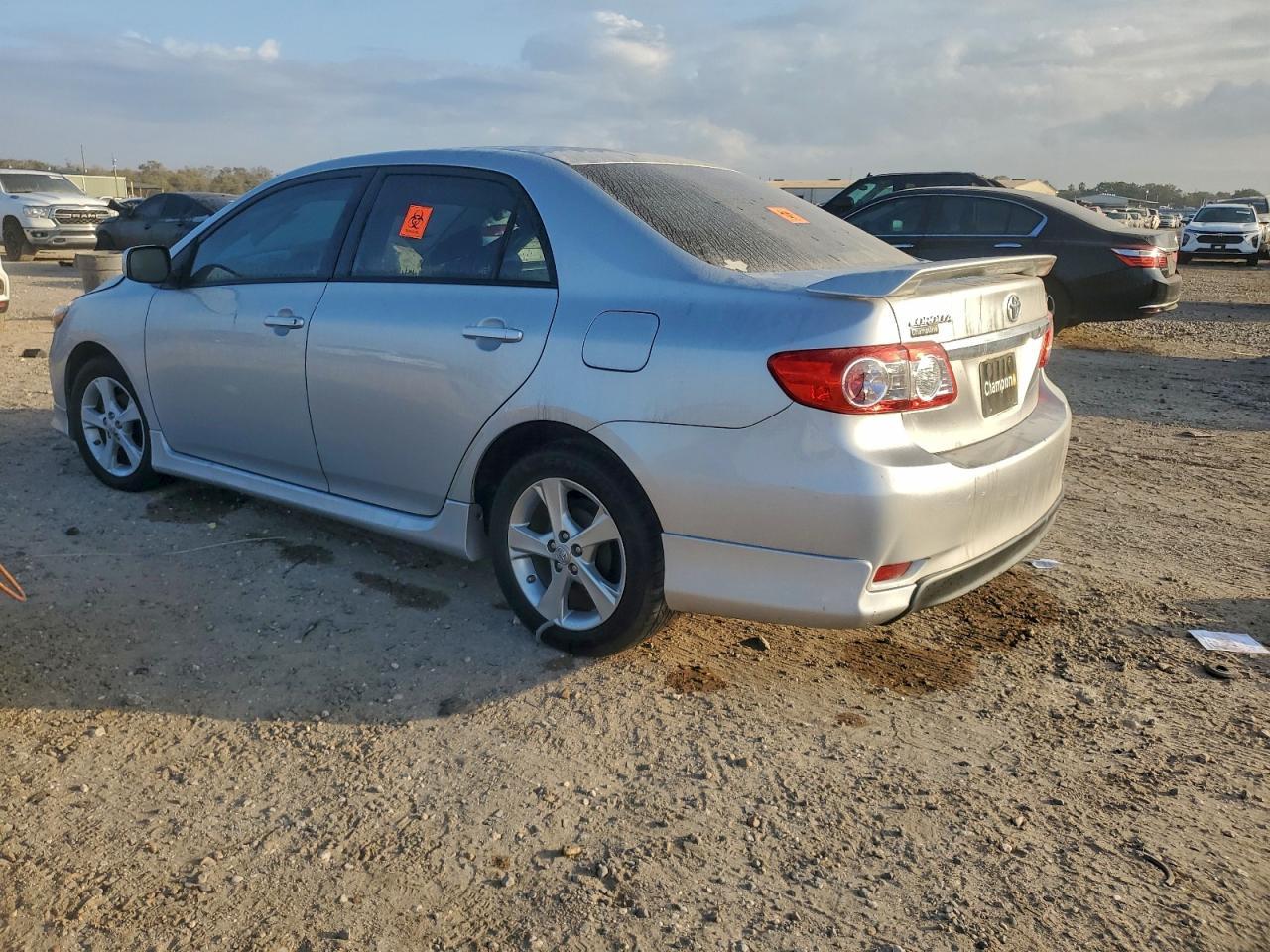 2012 Toyota Corolla Base - Фото 2