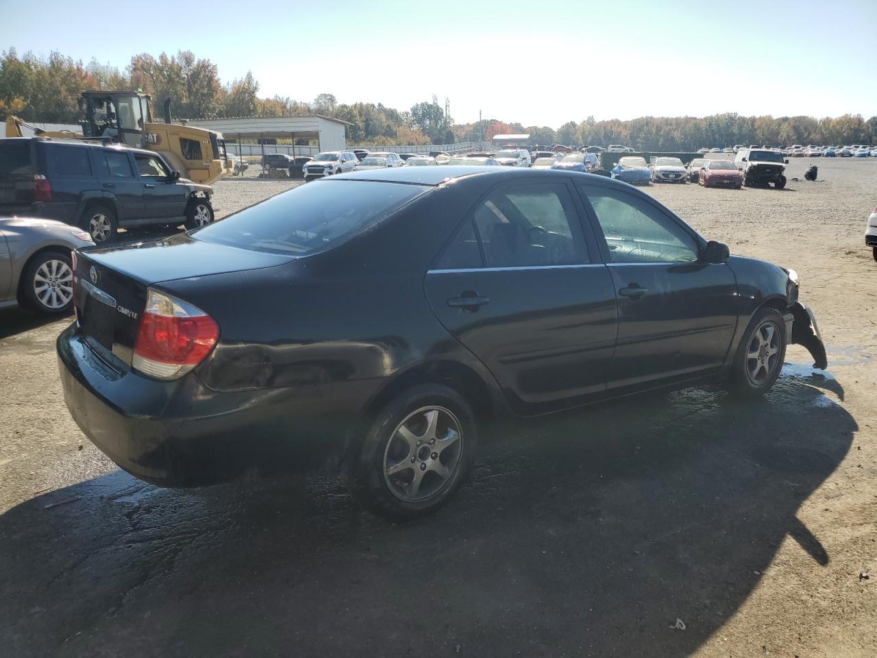 2005 Toyota Camry Le - Фото 3
