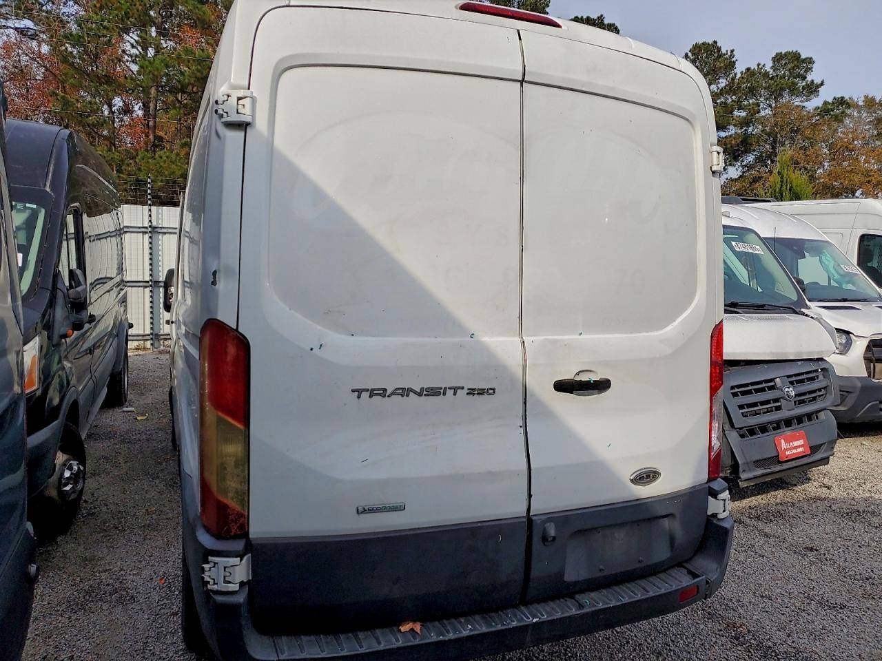 2015 Ford Transit T- Delivery Van - Фото 6