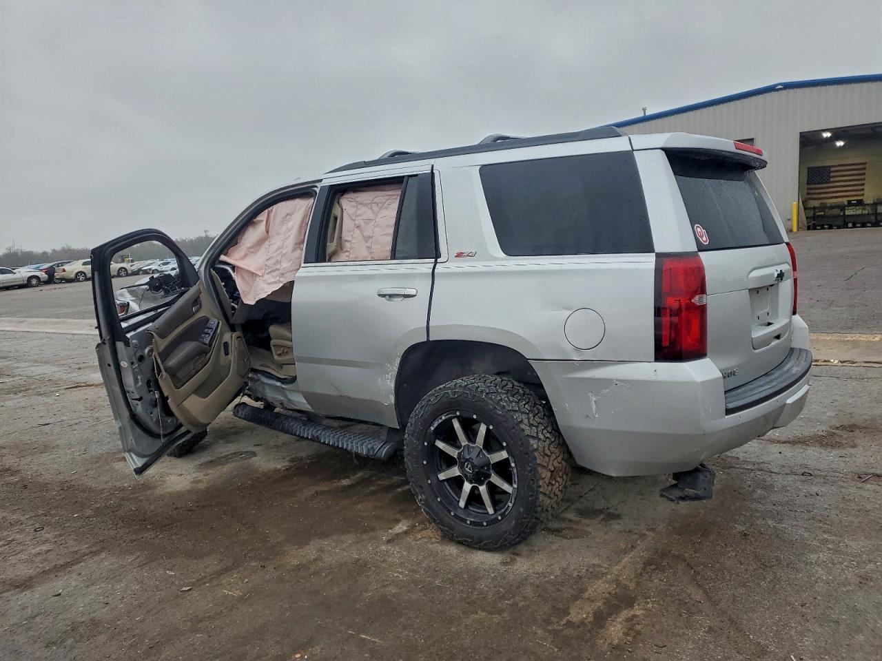 2017 Chevrolet Tahoe K1500 Lt - Фото 2