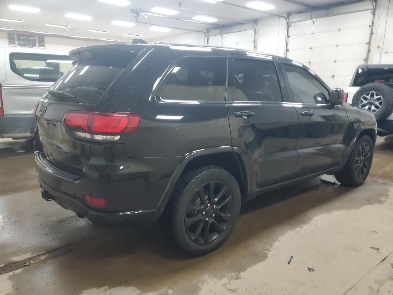2017 Jeep Grand Cherokee Laredo - Фото 3