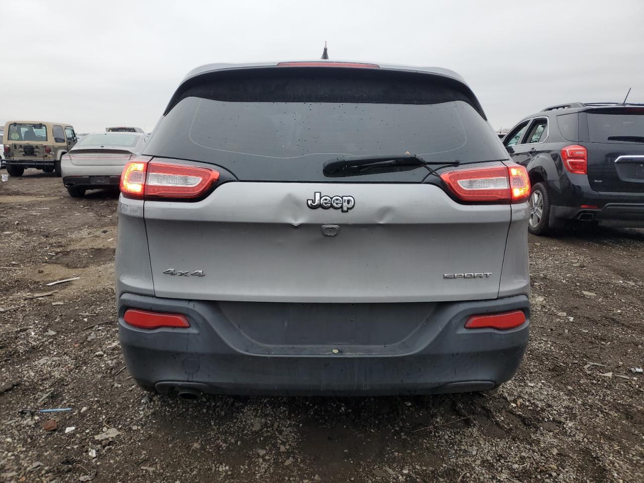 2015 Jeep Cherokee - Фото 6