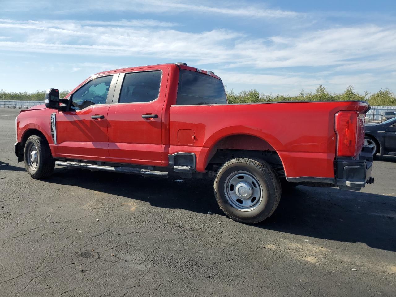 2023 Ford F350 Super Duty - Фото 2