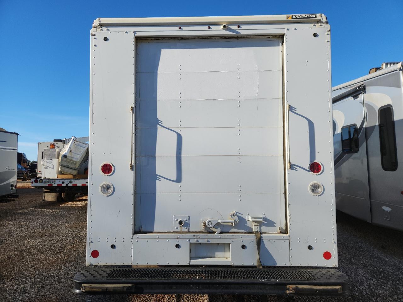 2022 Ford F550 Delivery Truck - Image 6