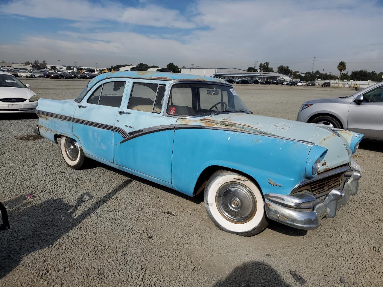 1956 Ford Fairlane - Image 4