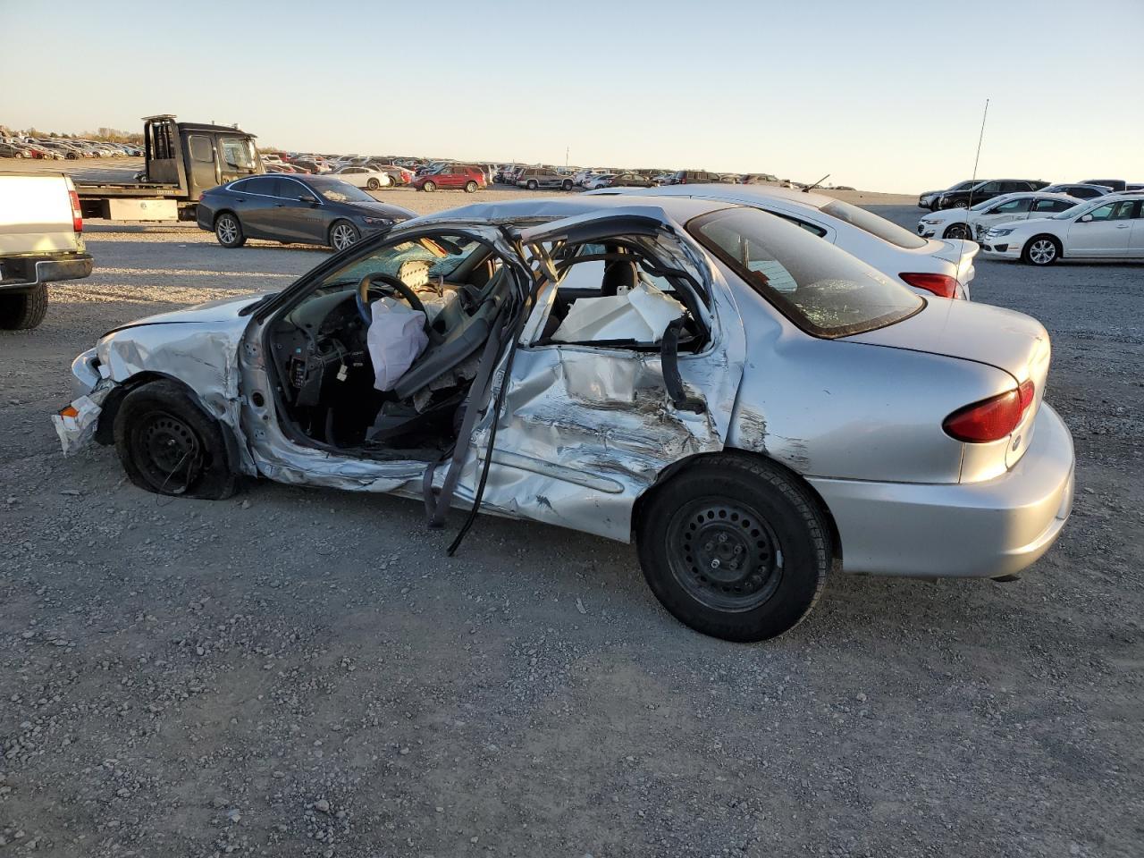 2002 Chevrolet Cavalier Base - Фото 2